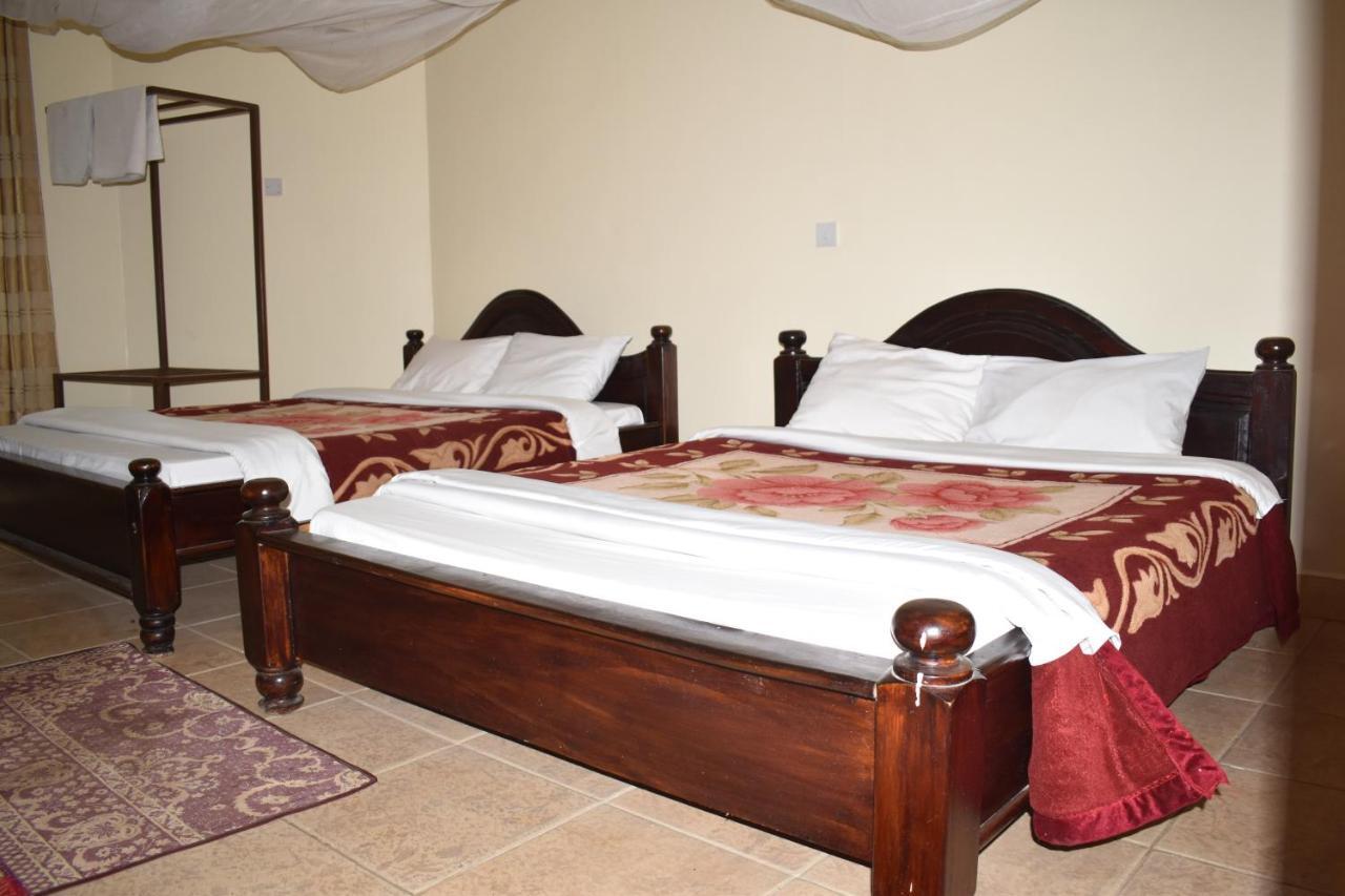 Rainbow Executive Lodge Boma la Ngombe Exterior foto